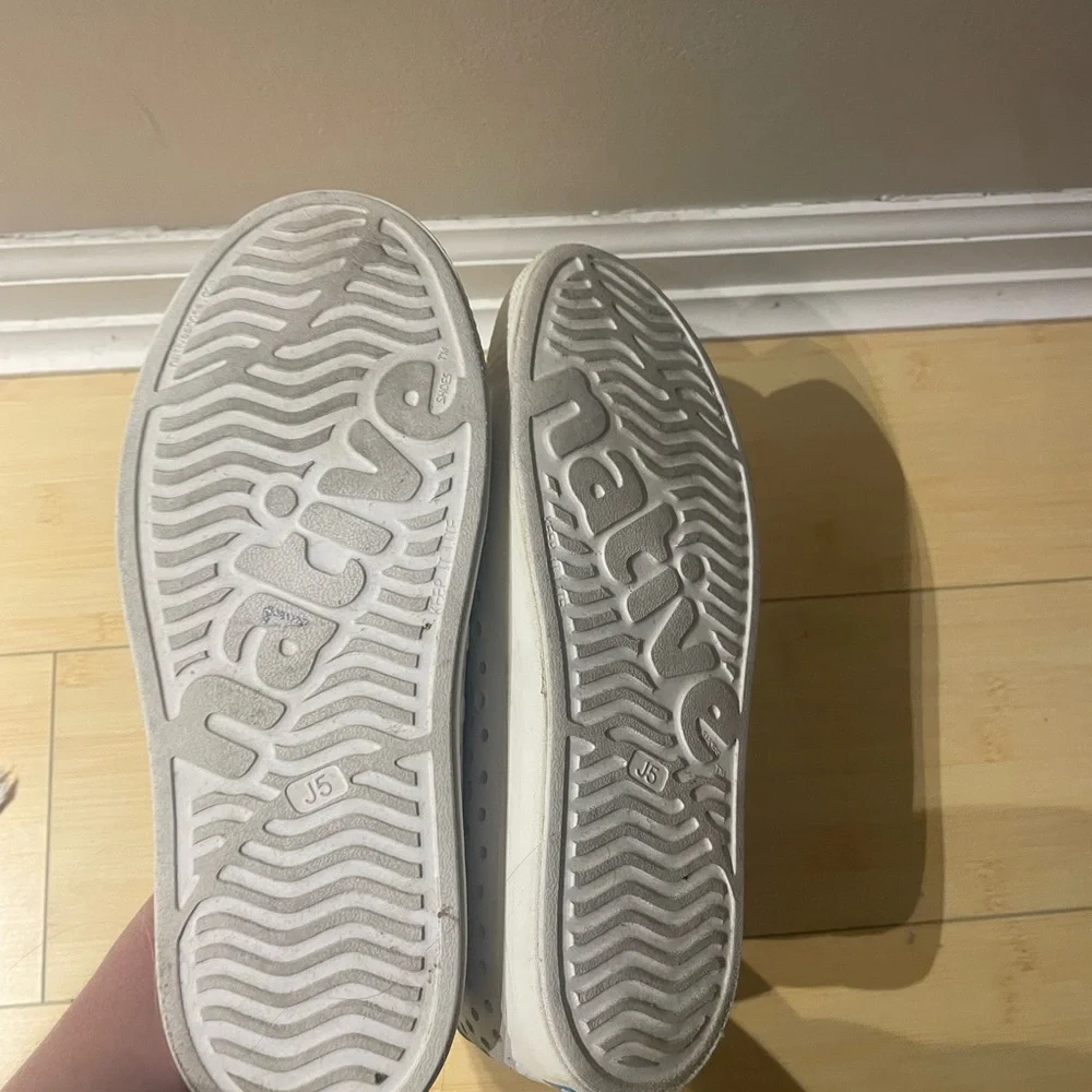 Native Jefferson Kids Water Shoes - White size J5